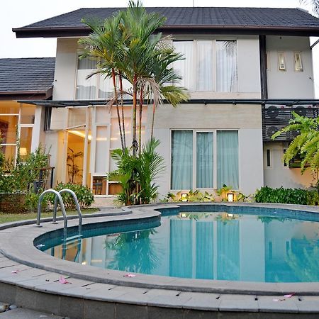 W Home Cipete Jakarta Exterior photo